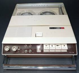 Tp-716 Aiwa Tp-730 Vintage Solid State Tape Recorder Parts Or Fix Takes 4 C Batteries