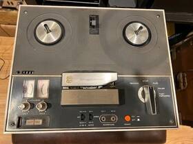 1k0884run2 Magnavox 4 Track Reel To Stereo Recorder Model 1k0884run2/ Needs Repair
