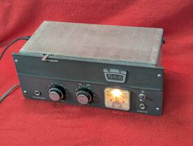 Roberts A-905 1960s Portable Reel-to-reel Preamp Tape Recorder Vu Meter