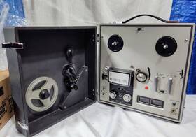 No1725 Roberts Vintage Portable Reel To Player Model Works Great Condition