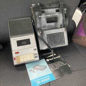 M-488 Sanyo Vintage D Cassette Recorder Sign With Case For Parts And Repair