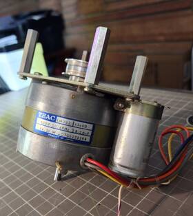 Teac Em282-13400 1230 Reel To Em282 13400 Capstan Motor Assembly With Pulley And Capacitor