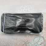 Mary Kay Essential Collection 5 Makeup Brushes W/ Zip-up Case- New. Fixed Price $19.99.
