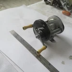 Fishing Reels Unknown Vintage Level Wind Early Display R-hand Working. Fixed Price $12.95.