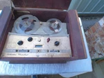 Silvertone Medalist Custom High Fidelity Reel 1940'S Era. Fixed Price $199.00.